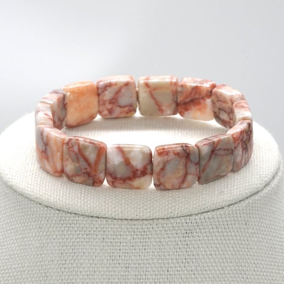 Necklace with matching bracelet. - Picture 3 of 6